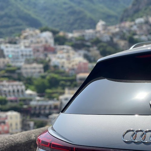 Comprano auto di lusso online ma erano state rubate alcuni giorni prima: ritrovate a Positano 