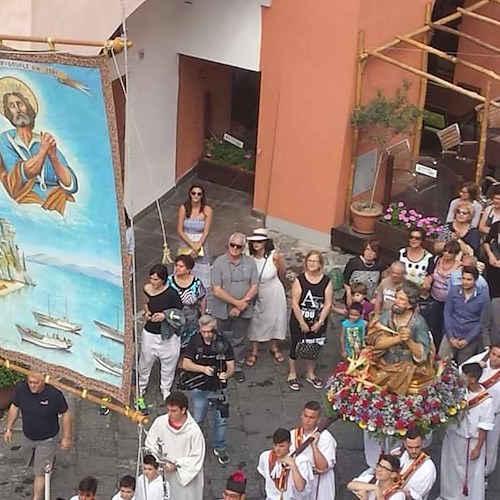 Con l’Alzata del Panno a Cetara iniziano i festeggiamenti in onore di San Pietro