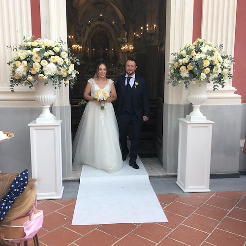 Conca dei Marini, dopo 8 anni di fidanzamento Maria e Salvatore pronunciano il fatidico "sì" /FOTO