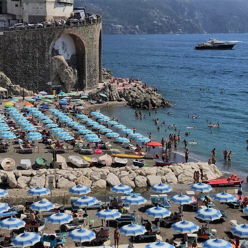 Consiglio di Stato azzera concessioni balneari, concessa proroga fino al 2023: 30mila imprese campane a rischio