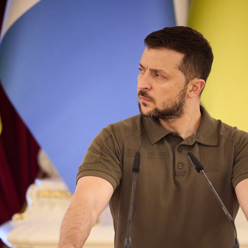 Coppie omosessuali in Ucraina, il presidente Zelensky sta valutando la legalizzazione delle unioni civili 