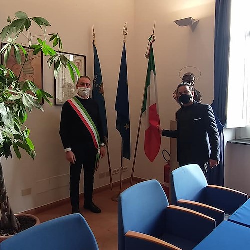 Costiera Amalfitana, egiziano acquisisce la cittadinanza italiana. Gioia e commozione per il giuramento di Yakoub a Scala