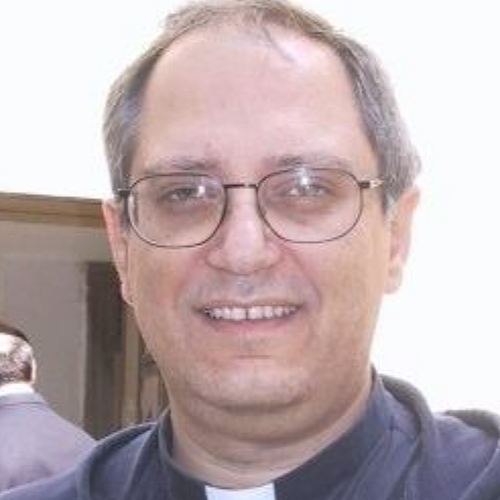 Covid, Salerno prega per don Franco Fedullo: il parroco di San Domenico è in terapia intensiva 