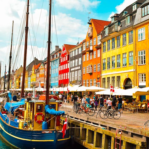 Covid, triste primato per la Danimarca: il Paese ha il più alto tasso di infezioni al mondo