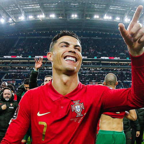 «Cristiano Ronaldo vicino all'Al Nassr, guadagnerà 200 milioni di euro all'anno»: l'indiscrezione del quotidiano "Marca" 