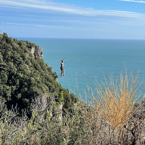 Da Bologna a Maratea. Tappa in Costiera Amalfitana per il club Slackline Bologna /foto /video