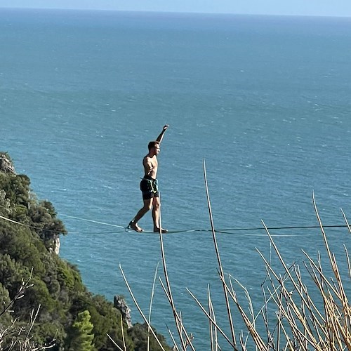 Da Bologna a Maratea. Tappa in Costiera Amalfitana per il club Slackline Bologna /foto /video