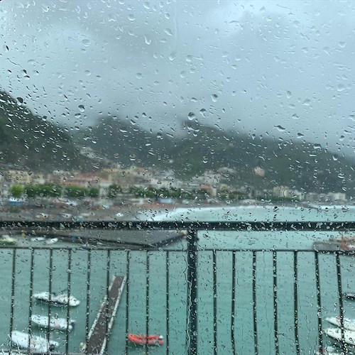 Da mezzanotte allerta meteo Gialla in Costa d’Amalfi: rischio temporali e frane