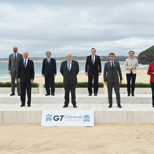 Dal G7 l’invito alla Cina a rispettare i diritti umani, Pechino: «Un piccolo gruppo non può decidere le sorti del mondo»