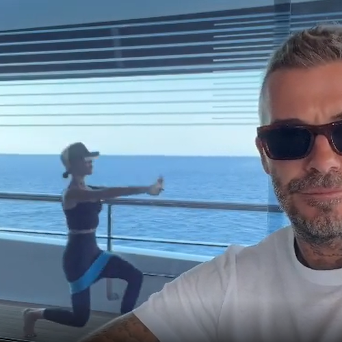 David e Victoria Beckham in Costa d'Amalfi a bordo dello yacht "Seven": tuffi a Positano e pranzo a Nerano