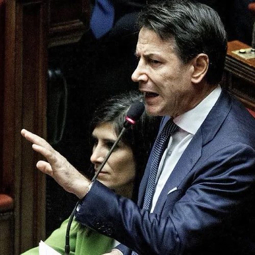 Decreto Rave passa con la "ghigliottina", Conte: «Da Governo Meloni tappeti rossi per corrotti e criminali»