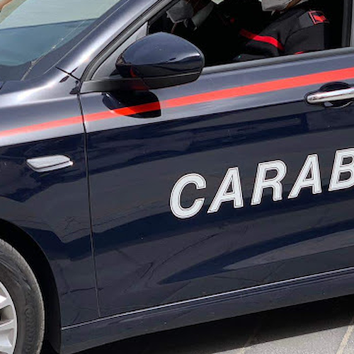 Disturba clienti di hotel e sputa sui carabinieri ripetendo "Omicron", arrestata turista a Sorrento 