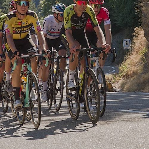Domenica gara ciclistica “Cicloscalata al Valico di Chiunzi”, strada temporaneamente chiusa a Corbara 