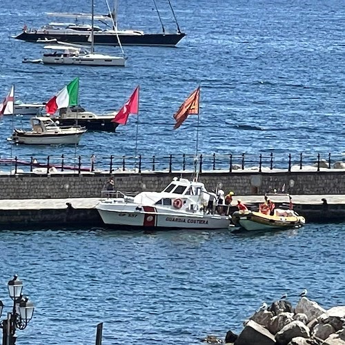 Dramma a Conca dei Marini, 69enne muore mentre fa il bagno al mare. Inutili i soccorsi