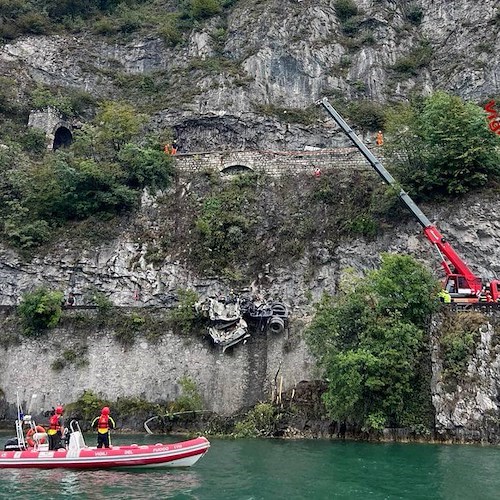 Incidente stradale a Marone <br />&copy; Vigili del Fuoco