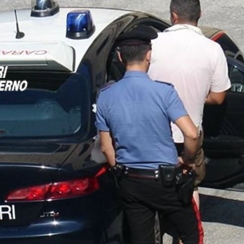 Eboli, minacciava i genitori per avere soldi: arrestato 33enne 