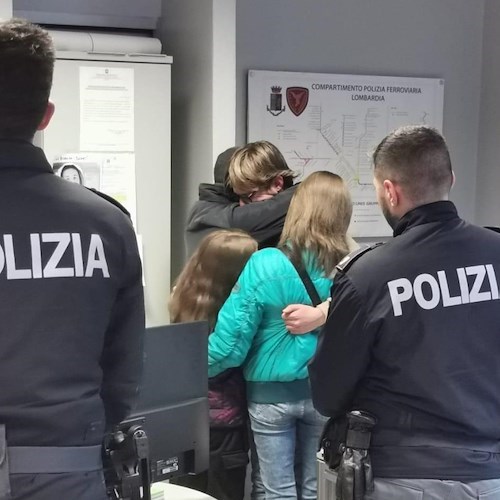 Edoardo riabbraccia la famiglia<br />&copy; Polizia di Stato
