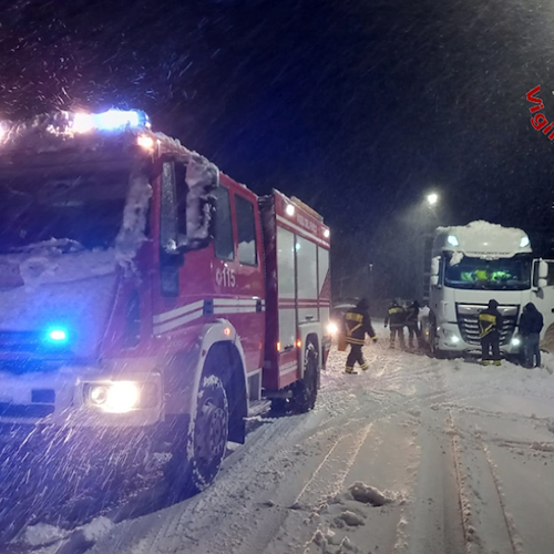 Emergenza maltempo ad Avellino: oltre cento interventi per neve, frane e caduta di alberi 