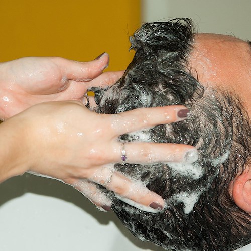 Emergenza siccità, a Castenaso il Sindaco vieta secondo lavaggio di capelli ai parrucchieri
