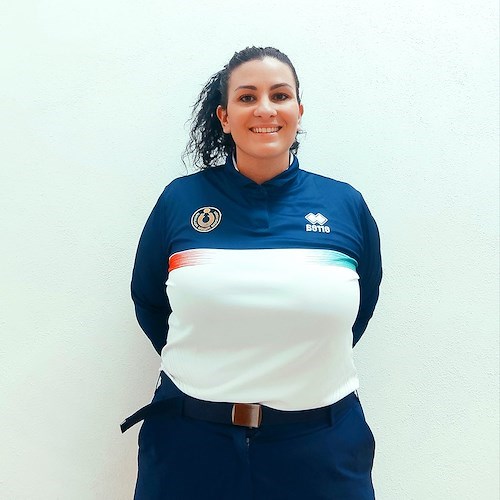 «Enogu, tu sei nera, io sono grassa». Martina si dimette da arbitro di pallavolo: «Stanca di essere misurata e pesata»