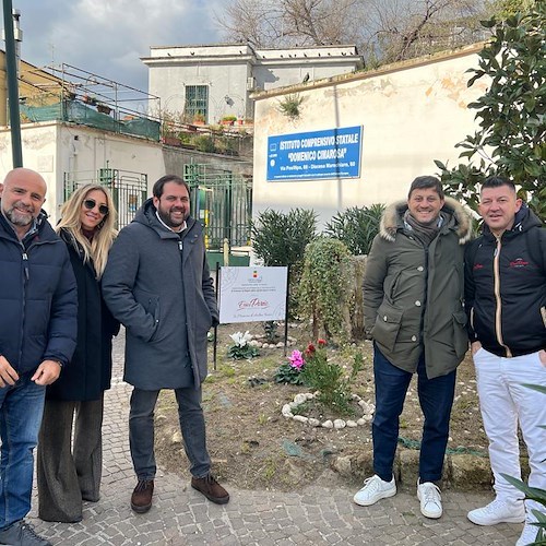 Errico Porzio adotta un'aiuola a Posillipo e la dedica alla memoria di Andrea Trocino