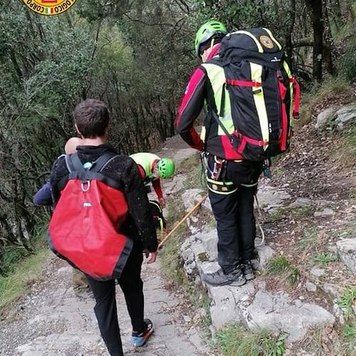 Escursionista in difficoltà sul Sentiero degli Dei: interviene il Soccorso Alpino 