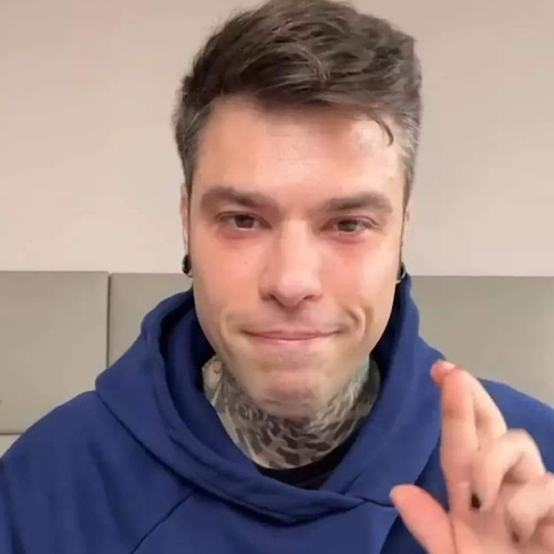 Fedez in lacrime sui social: «Ho un problema di salute, mi aspetta percorso importante»