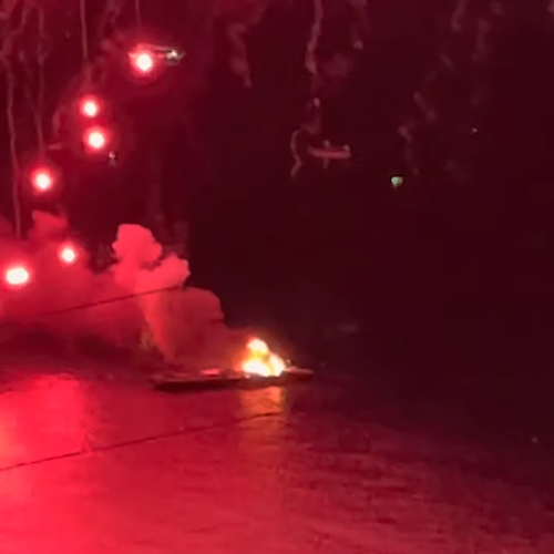 Festa a Maiori, durante spettacolo pirotecnico va a fuoco la piattaforma in mare [FOTO e VIDEO]