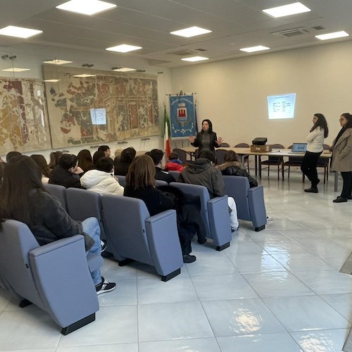 Festa della Donna, a Positano un incontro formativo ed educativo rivolto agli alunni