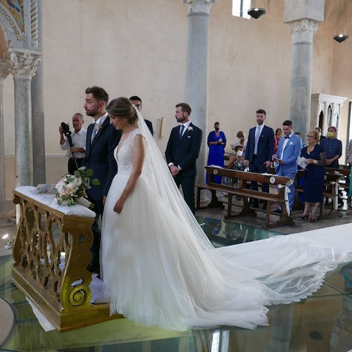 Filippo Di Costanzo e Alessia Schiavo hanno pronunciato il loro fatidico "Sì" /foto gallery