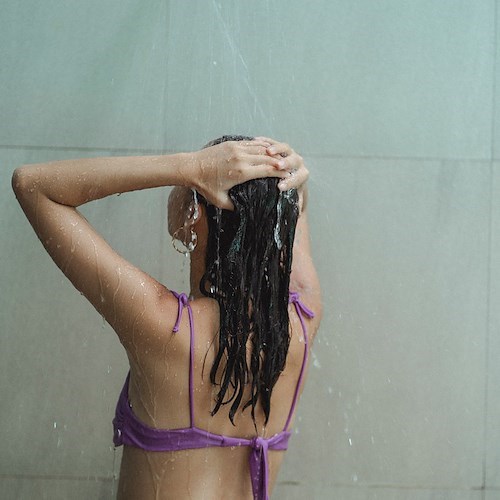 Ragazza in doccia<br />&copy; Armin Rimoldi