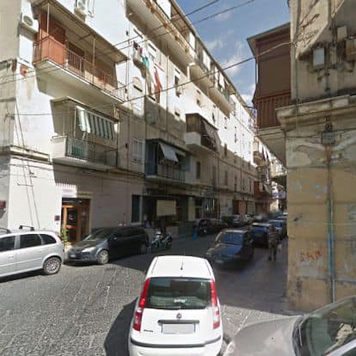 Follia a Napoli, sequestrano un'ambulanza per soccorrere amico con distorsione al ginocchio