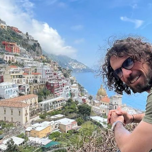 Francesco Montanari in Costa d'Amalfi, relax a Positano per il Libanese di "Romanzo Criminale" 