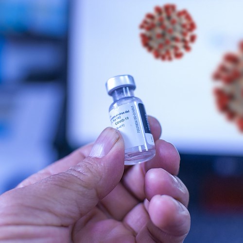 Francia, Linkinvax e GTP Bioways al lavoro per vaccino contro tutte le varianti del Covid