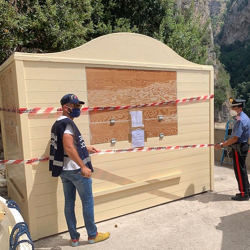 Furore, Carabinieri e Guardia costiera di Amalfi sequestrano chioschetto al Fiordo perché abusivo