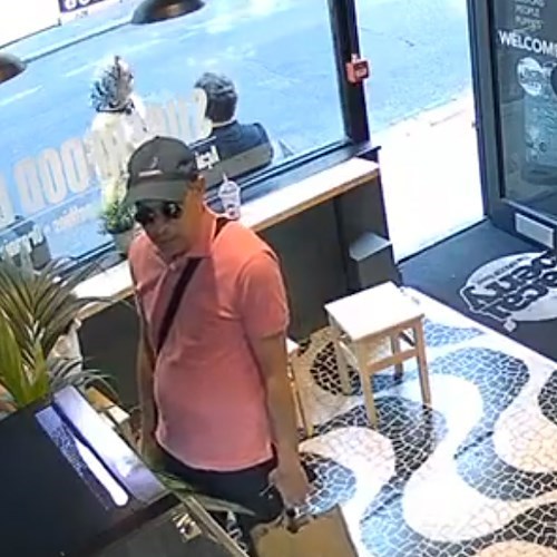 Furto con destrezza in un bar a Londra, bottino da oltre 10mila sterline /video /foto