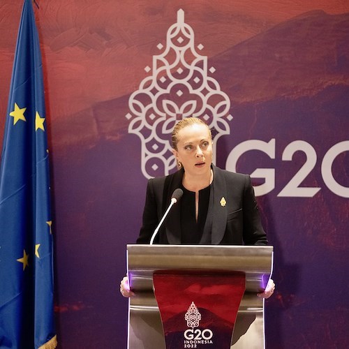 G20, Meloni porta con sé la figlia ed è subito polemica. La premier: «Ho il diritto di fare la madre come ritengo»