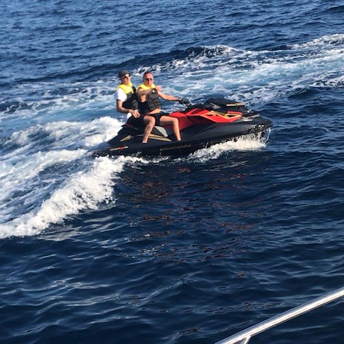 Gigi D'Alessio e Clementino a bordo della Positano Luxury Boats per girare il nuovo video /Foto /Video