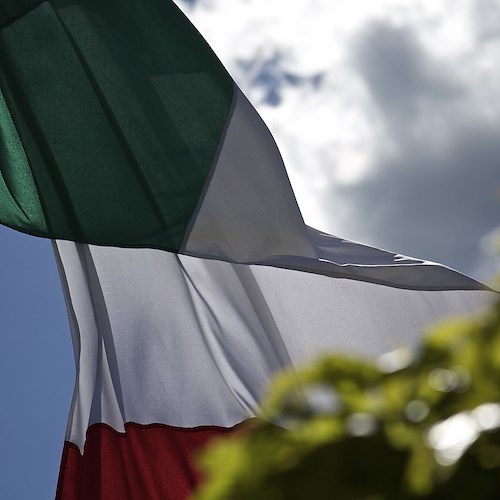 Giornata nazionale della Bandiera, l'ANSI invita ad esporre il tricolore da finestre e balconi 