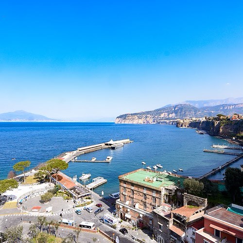 Giornate ecologiche, a Sorrento raccolta di rifiuti straordinaria a Marina Grande e a Marina di Puolo