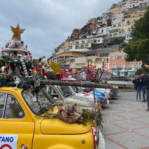 Giro di paese con arrivo in spiaggia: i gioielli del club 500 Positano colorano il Capodanno