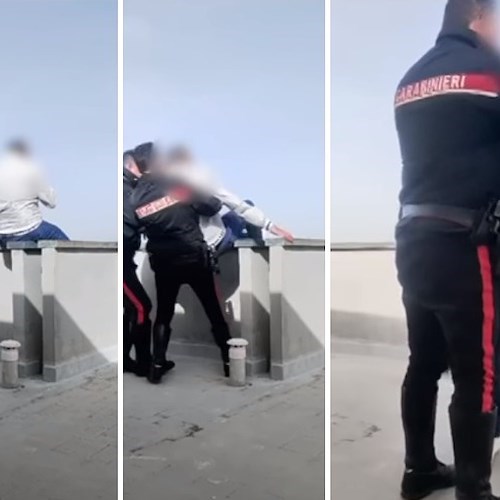 Giugliano, minaccia di gettarsi nel vuoto al palazzo del Comune: salvato dai carabinieri