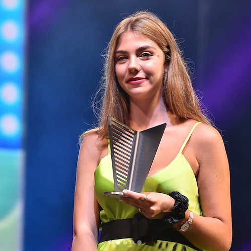 Giulia ospite al Premio Fabula: «Sogno una Fondazione per aiutare chi ha il mio stesso problema»