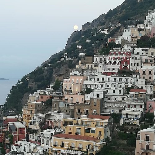 Good Morning Positano. Oggi la Chiesa festeggia San Giuseppe Calasanzio. Meteo: sereno o irregolarmente nuvoloso