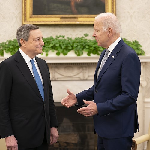 Guerra in Ucraina, Draghi incontra Biden a Washington: «Putin pensava di dividerci ma ha fallito»