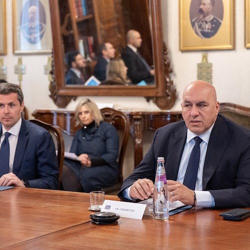Guerra in Ucraina, il Ministro Crosetto risponde alle provocazioni della Francia: "Portare truppe a Kiev cancellerebbe la strada della diplomazia"