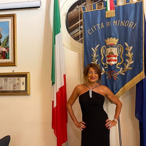 Gusta Minori, Vladimir Luxuria emoziona e commuove il pubblico: «Esperienza bellissima, sono onorata» / FOTO-VIDEO 