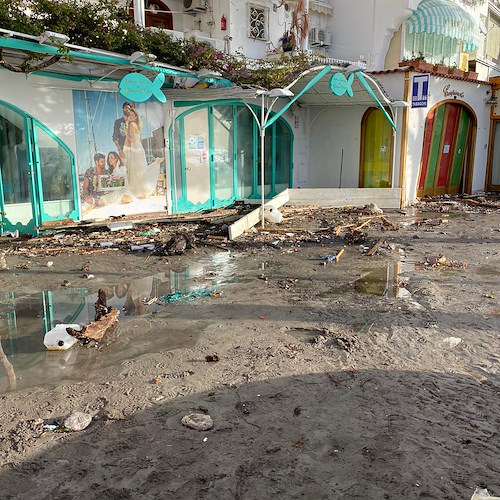 I danni della mareggiata in tutta la Costiera: da Maiori a Minori, da Amalfi a Positano /FOTO