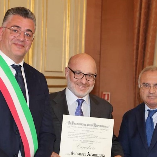 Il brigadiere dei Carabinieri Salvatore Acampora insignito del titolo di Cavaliere della Repubblica /foto