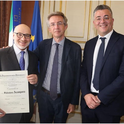 Il brigadiere dei Carabinieri Salvatore Acampora insignito del titolo di Cavaliere della Repubblica /foto
